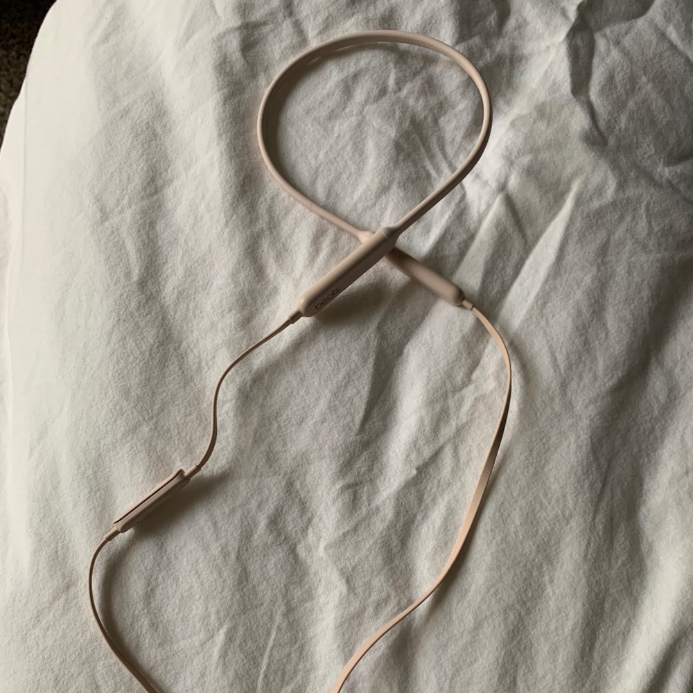 Rose gold beats.
